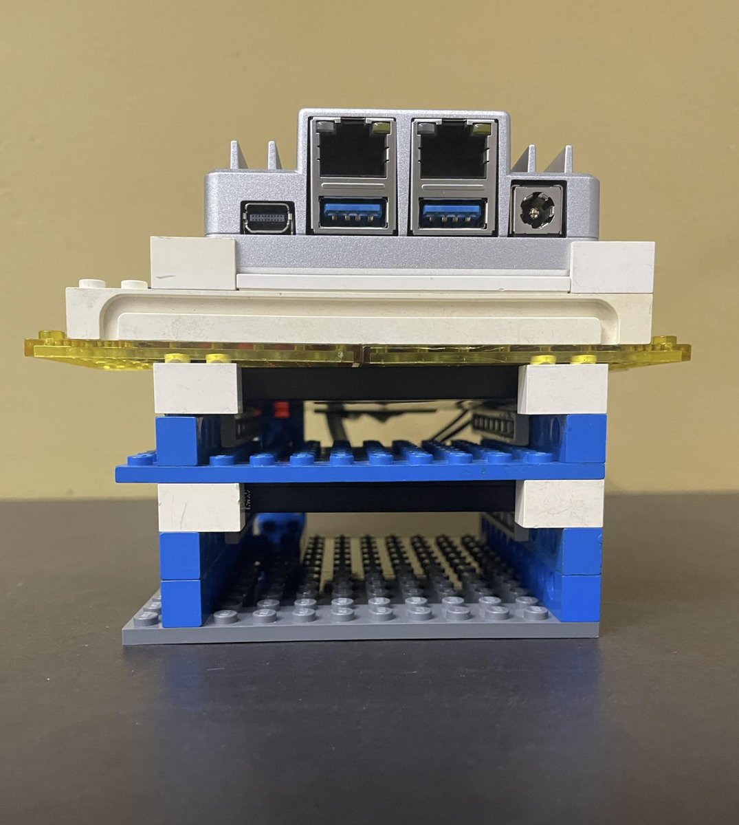 ZimaSpace's tweet photo. A #LEGO server rack. Bold choice.
#homelab #homeserver #DIY #ServerRack #SelfHosting #zimaboard2 https://t.co/LCDXJ97fyd