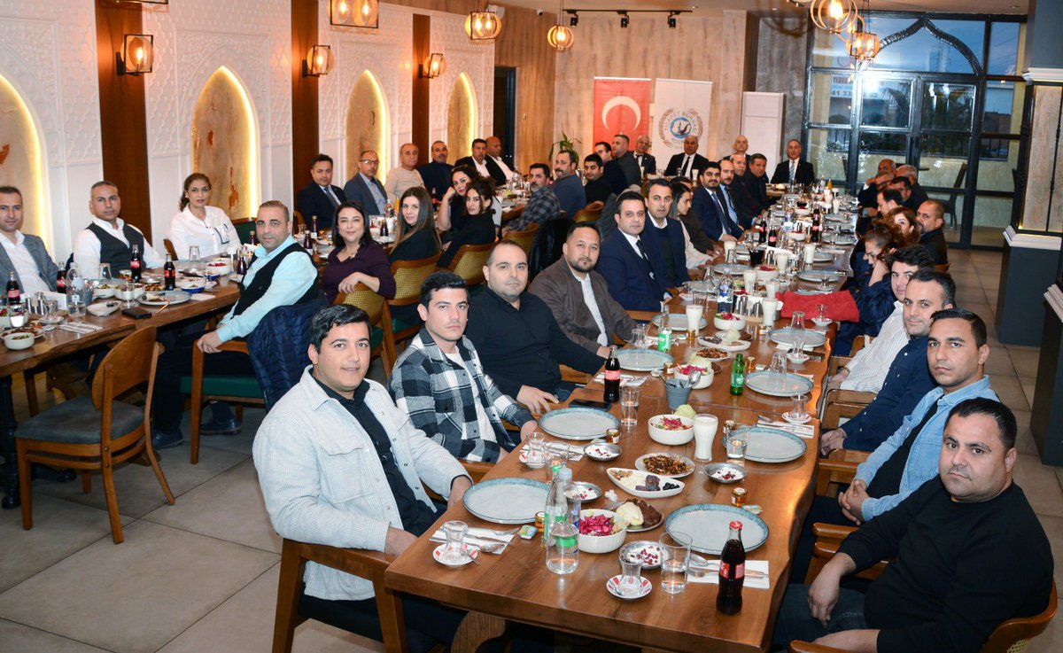 farukcanatar's tweet photo. Adana Ticaret Borsa’mızın 42 nci olağan toplantısını gerçekleştirdik. 
Son zamanlarda yağışın ovamıza etkileşimi ve buna bağlı tarımsal ürünlerin ileriki zamanlarda sulanması konusunda konuştuk. 

Ardından tüm personelimizle beraber geleneksel iftar yemeğini gerçekleştirdik. https://t.co/0FgNDIgqIA