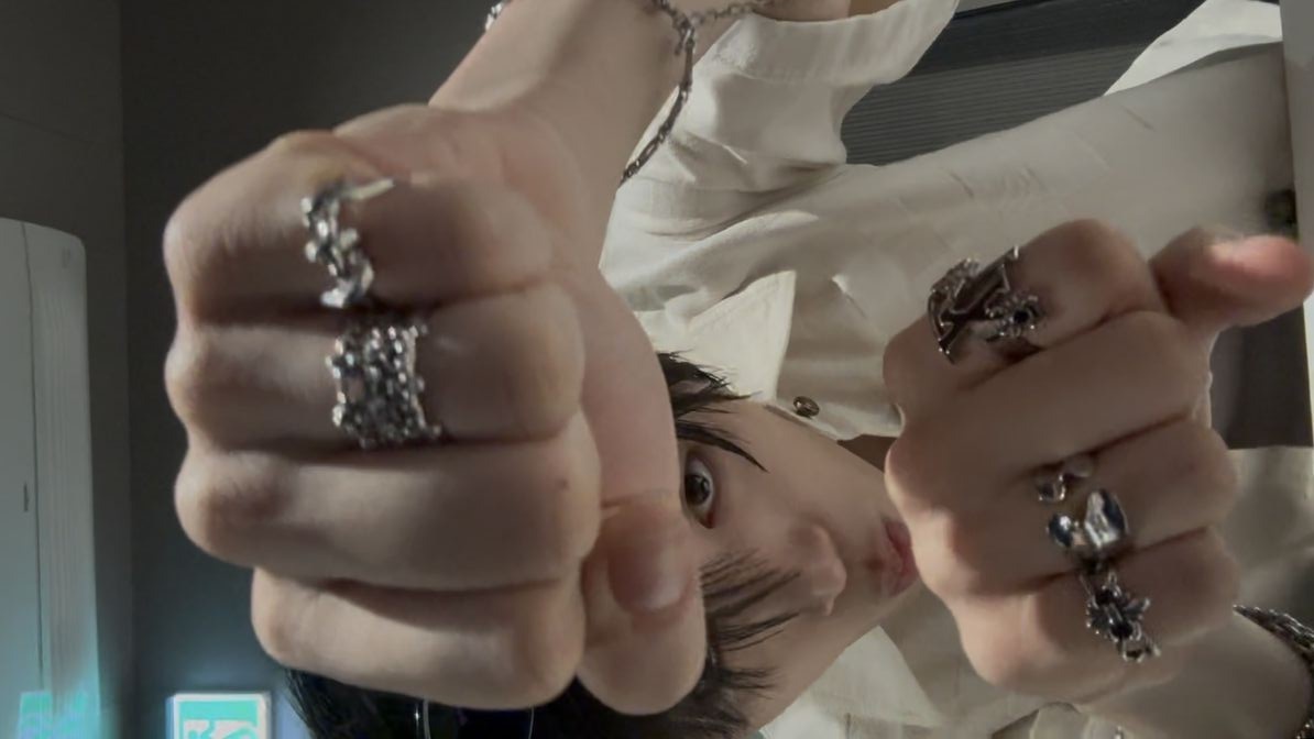 aug10st's tweet image. 