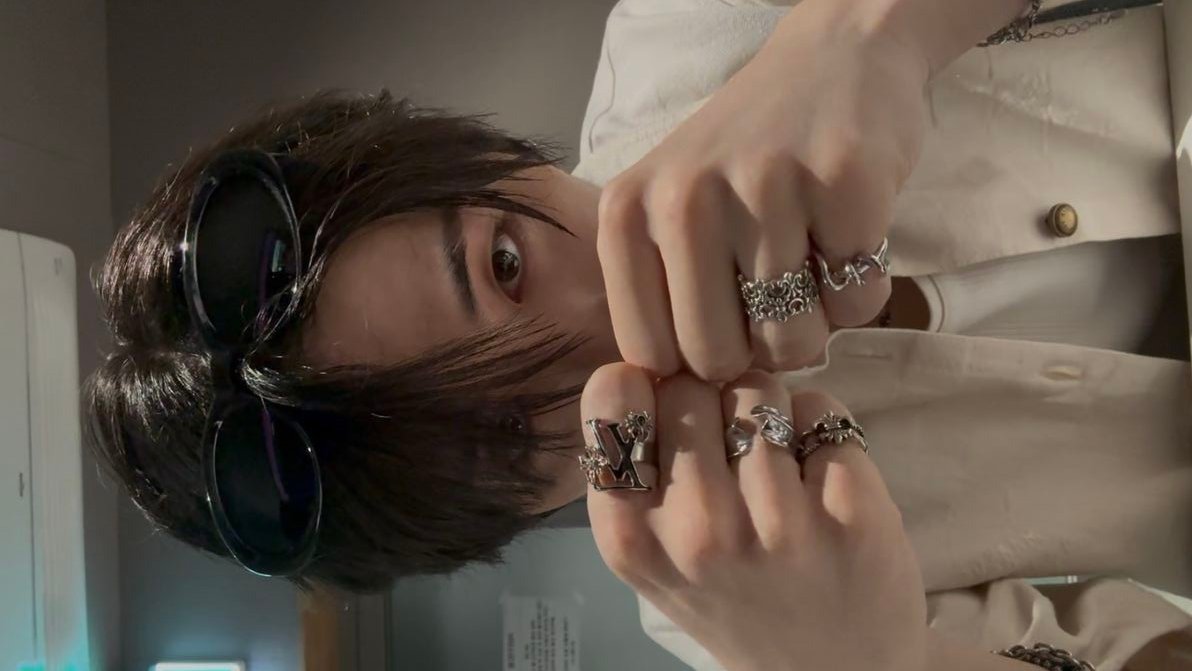 aug10st's tweet image. 