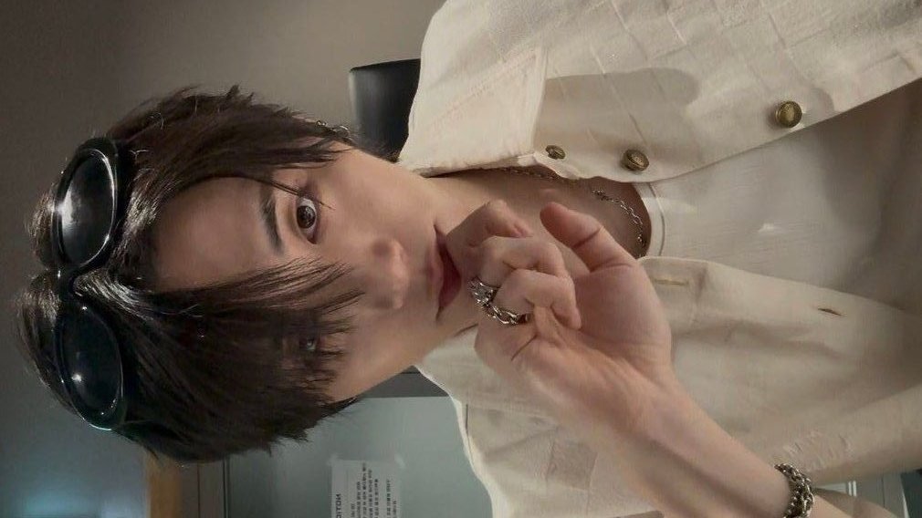 aug10st's tweet image. 