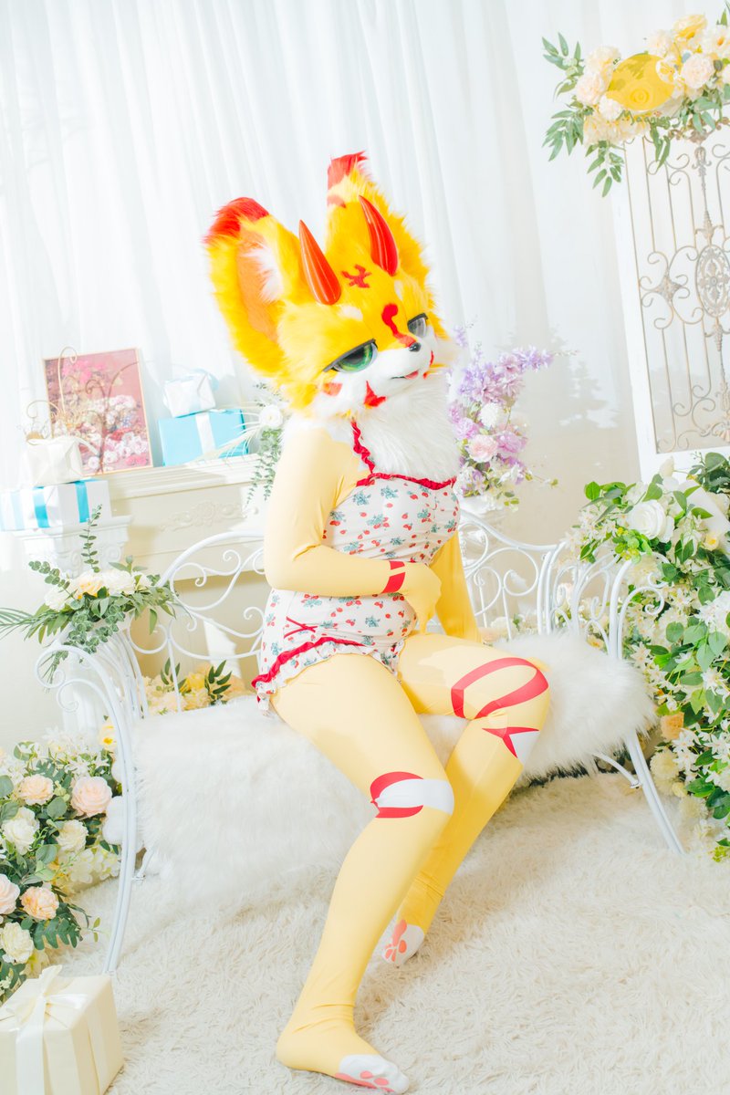 Seyyusy's tweet photo. 姐姐回来了～有没有想我呀？#furry https://t.co/ckS1dNP0ic