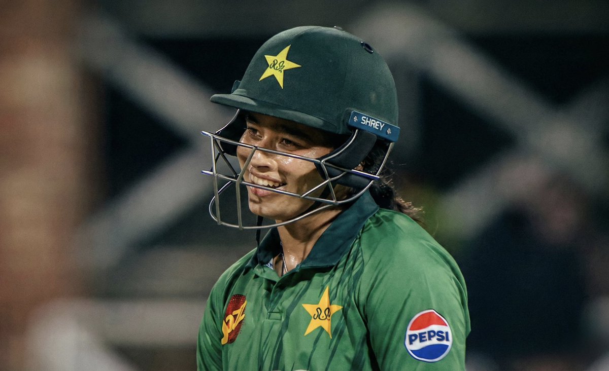 sameer_2_0_'s tweet photo. i have been watching her, she is a gun player @imfatimasana proper allrounder, and 100% better than @SalmanAliAgha1 https://t.co/VvsangFzqt