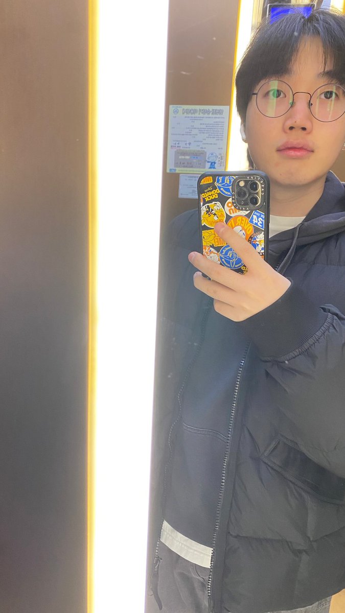 260217 Burdol Instagram #Burdol #버돌 #卢泰允 #노태윤

📸🍄‍🟫

새해 복 많이 받길🍀