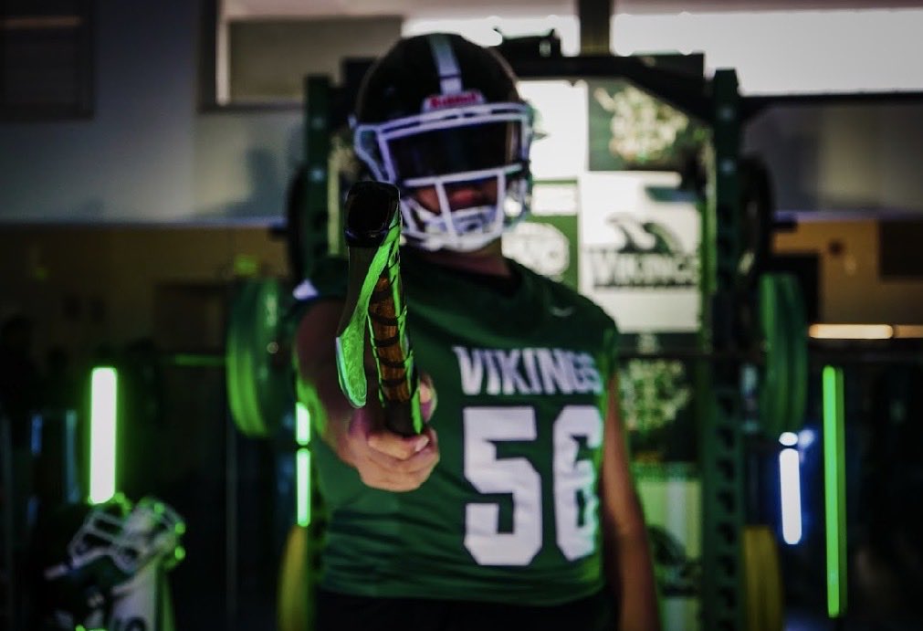 henry_talakai's tweet photo. Found Home!! 🤘💚 #committed @DVCVikingsFB https://t.co/Yt7NUg14X6
