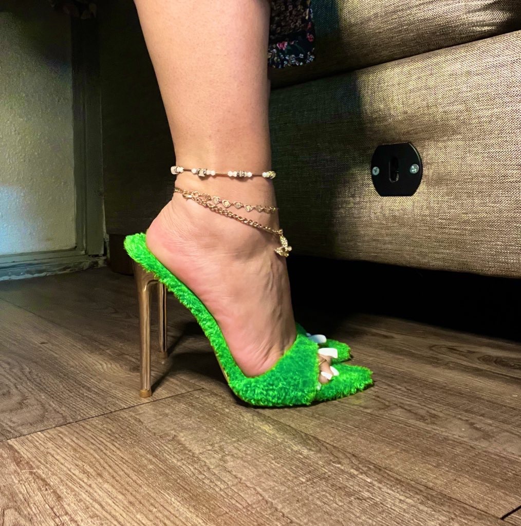 CCRubyToesday tweet media