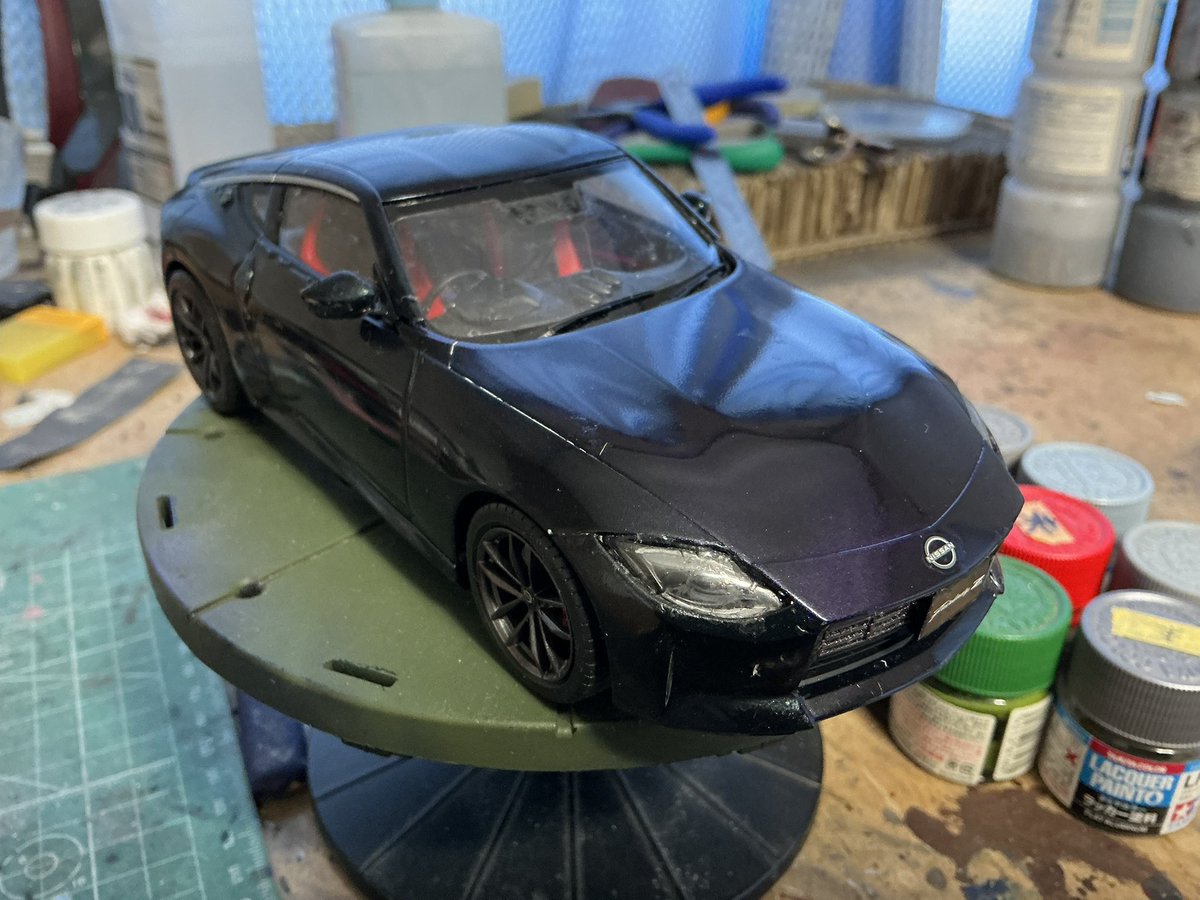 yasuhiro_0710's tweet photo. タミヤ　1/24 フェアレディZ（RZ34）を完成しました♪
ミッドナイトパープル風味で塗装しました♪
鏡面仕上げになったミッドナイトパープルの塗装は素晴らしい出来栄えでした。

このボディカラーは我ながらカッコいいね。 https://t.co/SOEYLB0BWa