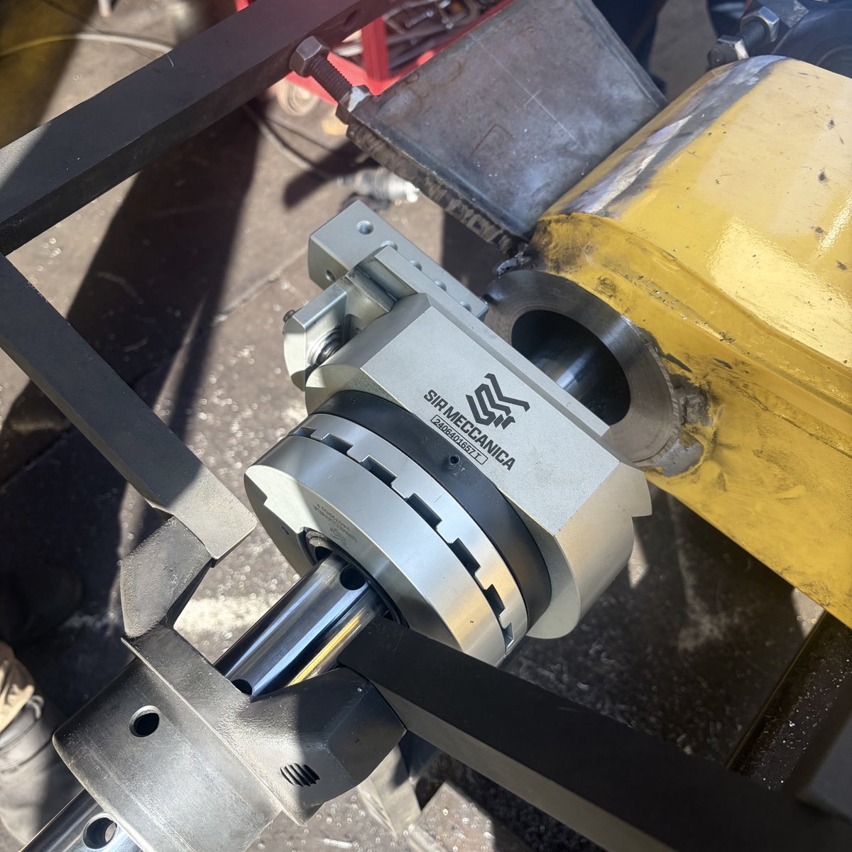 tokyowelding's tweet photo. #ボーリング加工 #本日は端面
#SIRMECCANICA
#コマツ #PC138 から #CAT へ
#寸法変更 #ショベル #アーム
#東京熔接 #TOKYOWELDING #TW https://t.co/byzBR3TeBo