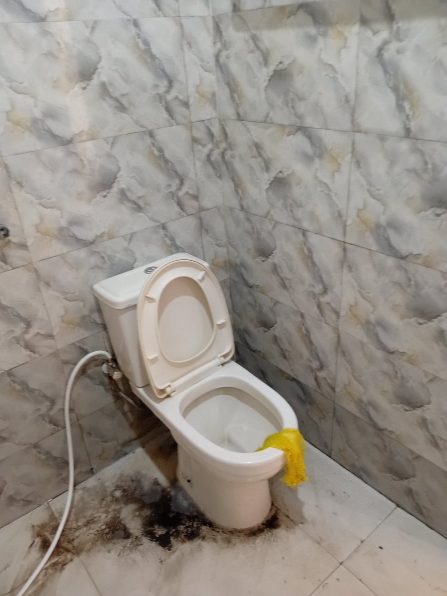 Tobriq_ecoklean's tweet photo. @TgCafe Another day to remind you that, I am a PRO CLEANER in Abuja.
π Call or DM to book today 0814 889 1409
#beforeandaftertransformation #kleanwithtobriq #abujacleaningcompany https://t.co/u2pAZwY7Ho