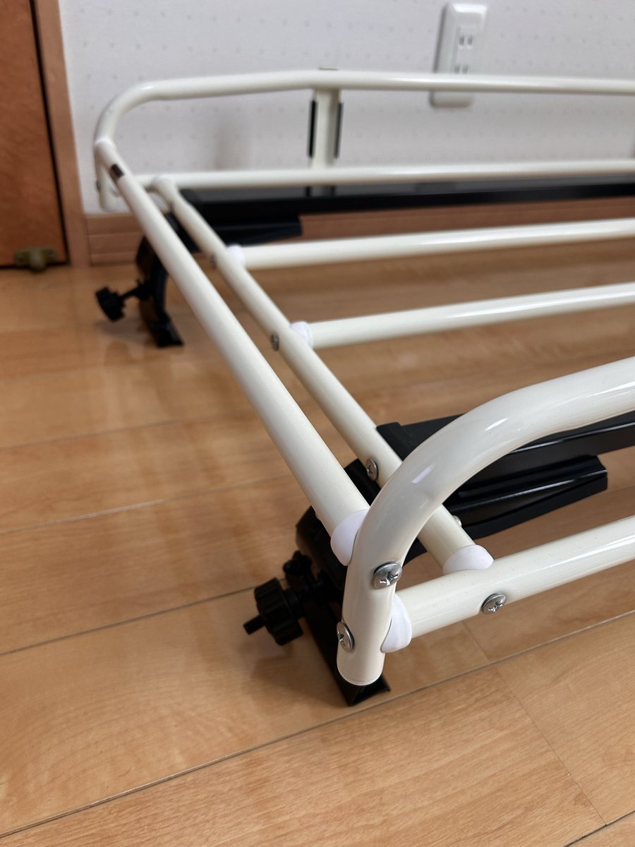 urararaiiii's tweet photo. キャンバスキャリア

一度も取り付けていないため新品未使用品です！

買い取っていただける方を探しています（ ;  ; ）

気になる方はぜひお声がけ下さい！！

#ムーブキャンバス #キャンバス #ムーブキャンバスキャリア #お譲りします #ダイハツ #ルーフキャリア #車売ります  #キャリア https://t.co/KGNHXxRFYw