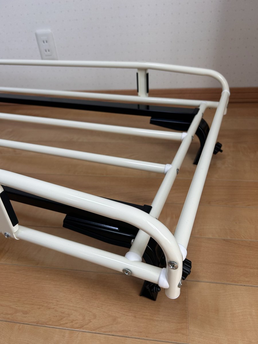 urararaiiii's tweet photo. キャンバスキャリア

一度も取り付けていないため新品未使用品です！

買い取っていただける方を探しています（ ;  ; ）

気になる方はぜひお声がけ下さい！！

#ムーブキャンバス #キャンバス #ムーブキャンバスキャリア #お譲りします #ダイハツ #ルーフキャリア #車売ります  #キャリア https://t.co/KGNHXxRFYw