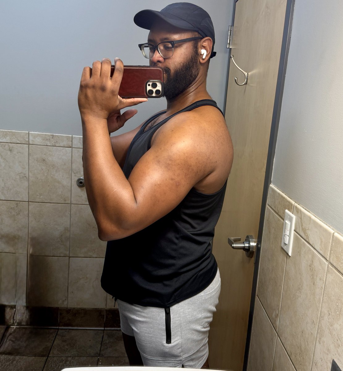 Getting a great arm pump in.