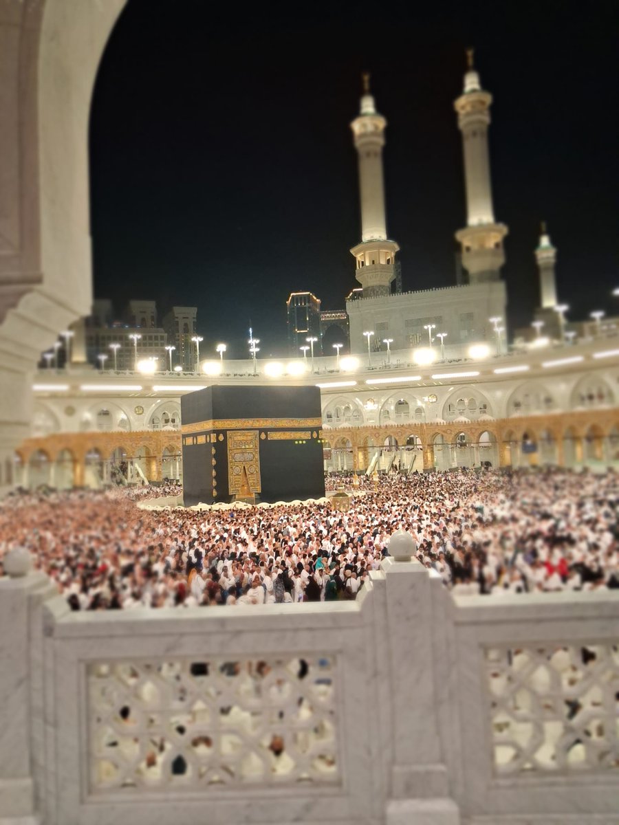 #11ayınsultanı
Orucuyla iftarıyla sahuruyla teravihiyle Kadir gecesi ile bütün insanların ortak mekanlarda buluşturan
Ramazan ayı tüm İslam alemine mübarek olsun sofralarınız bereketle dolsun