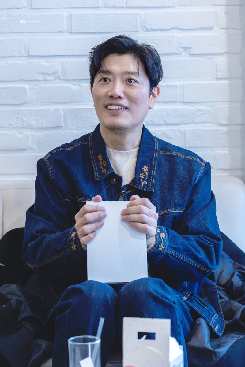 260208 #박희순 생일카페

싸인지만 만지작
혹시 집에 가고싶으셨나요?