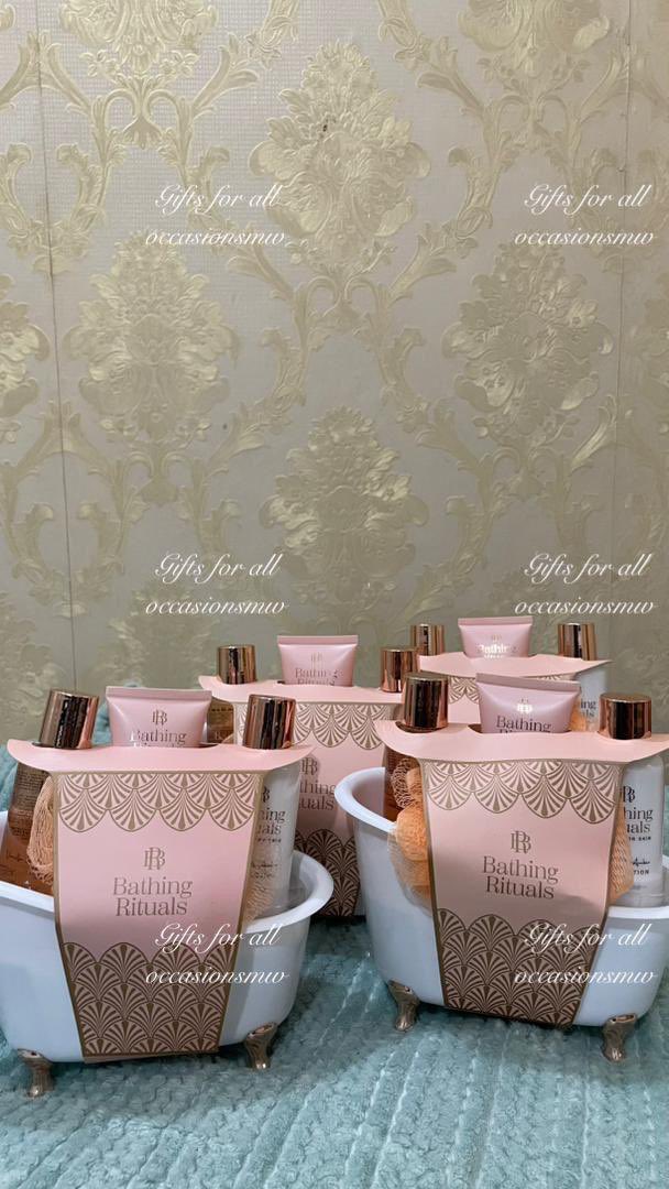 Eya Valentines yatha koma osasiya kupatsana ma Gift chonde. 😂👏🏾🔥

Available items at Gift Of All Occasions.📍

Gravity Mall City Center shop Number 13 next to Sana.📍🇲🇼

Contact: 0886130138 or 0994001537