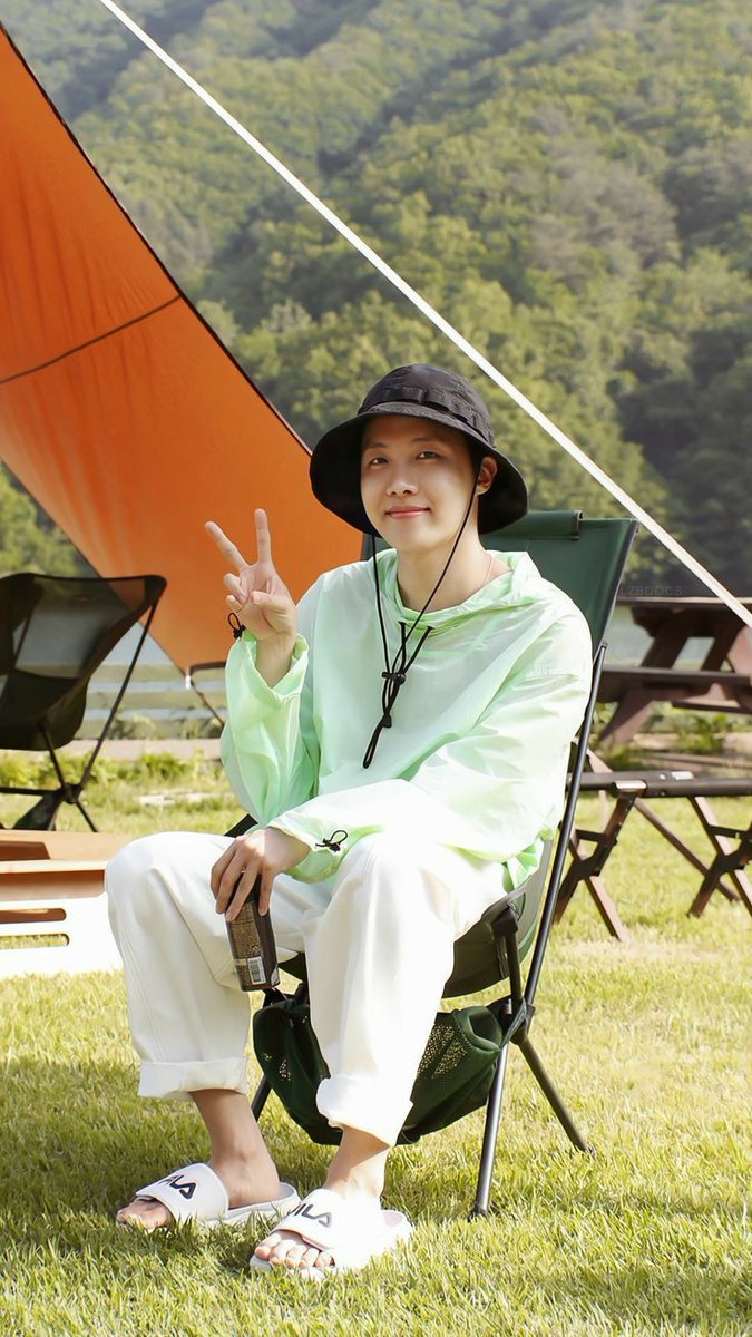 balqyntrun_'s tweet photo. happi birthday, hobi-ah. 💜🎂

#HAPPYBIRTHDAYJHOPE
#To_Be_Continued_218
#WithjhopeAlways
#AnotherYearOfHope
#HopeBringsSweetDreams
#제이홉의하루가_사랑으로가득하길
@BTS_twt https://t.co/CZaI7c08NS