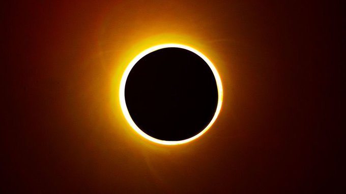 vadii_x's tweet photo. February 17 - Solar Eclipse in Dhanishta: “Initiation of the Rhythm”

Imagine that the Cosmic Drummer has set a new tempo of evolution. Old social and mental structures that do not fall into this rhythm begin to break down. https://t.co/Ufha07oPAu