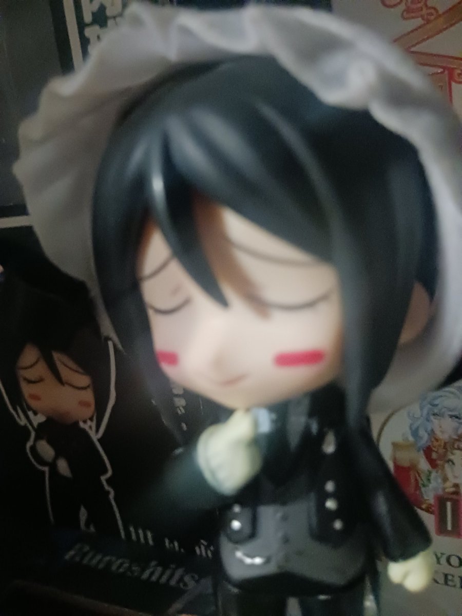 baby sebastian so small   fit in one hand