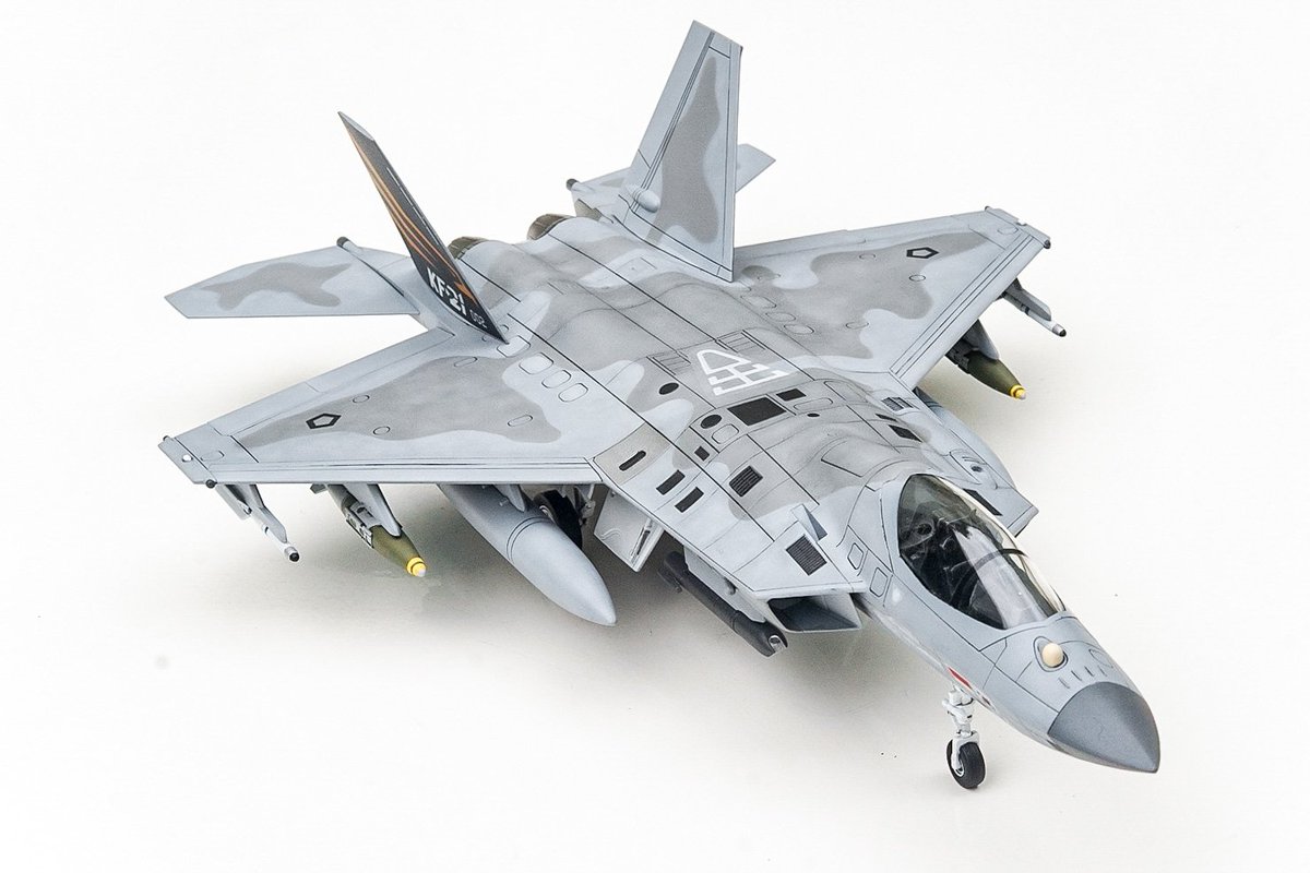 minonarekai's tweet photo. Academy (1/72) KF-21 
"What if" scheme https://t.co/OAp365VUJt
