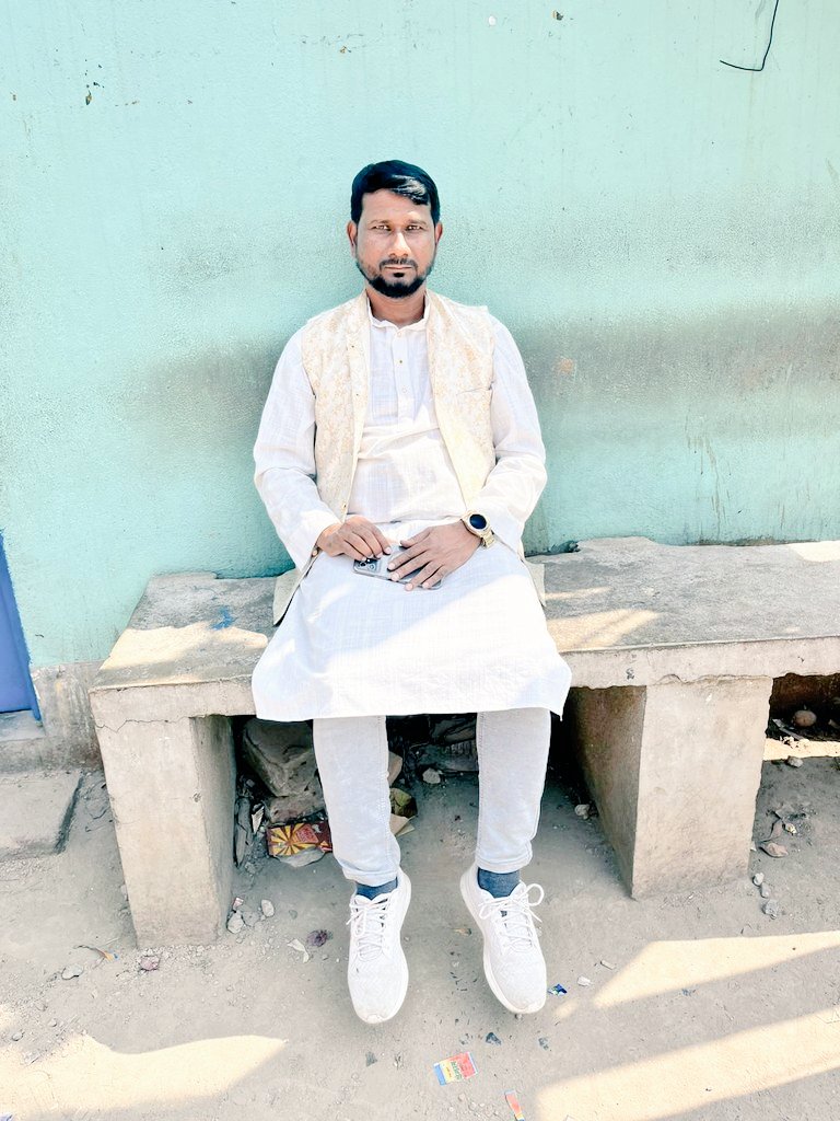 AsrafAl24915518's tweet photo. ক্ষমতার থেকে বুদ্ধিকে  বেশী ব্যাবহার করো
 কেননা ক্ষমতা লড়তে শেখায় আর বুদ্ধি জিততে! https://t.co/l4H6ZFy6dw