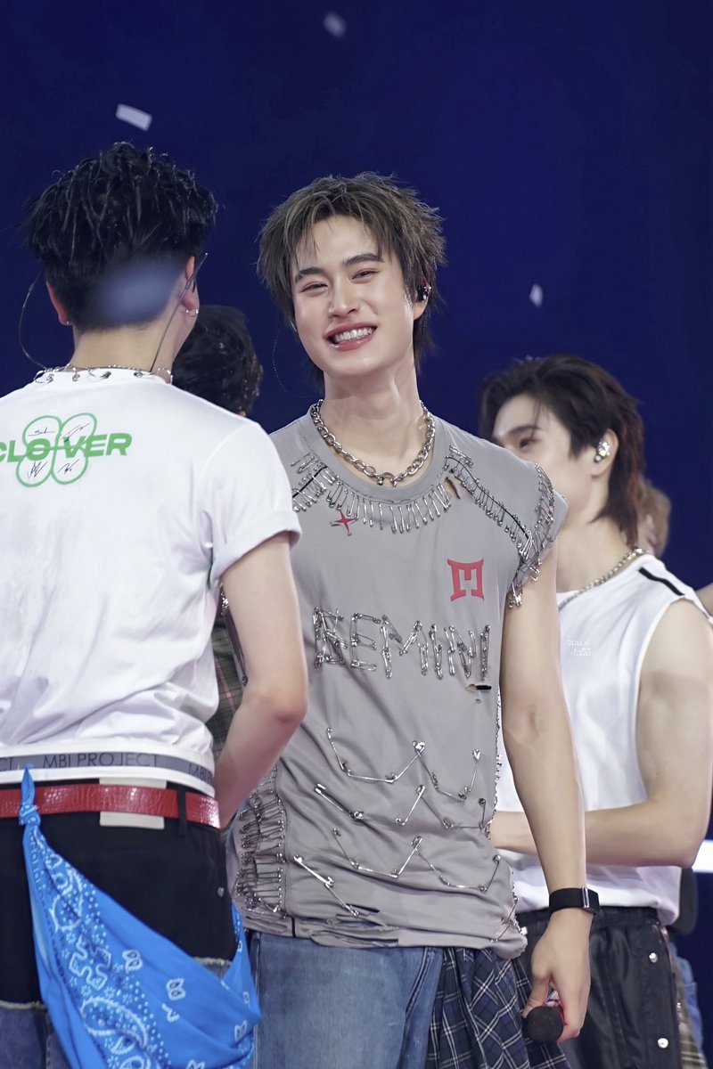 nookhong's tweet photo. น้องคีนทนได้ไงยิ้มหวานขนาดนี้ เป็นป้าป้าไม่ทน🫨

GEMINI THE RISER SUPERSTAR
#RISERCONCERTD3
#Gemini_NT #เจมีไนน์ https://t.co/s37dohAXXZ