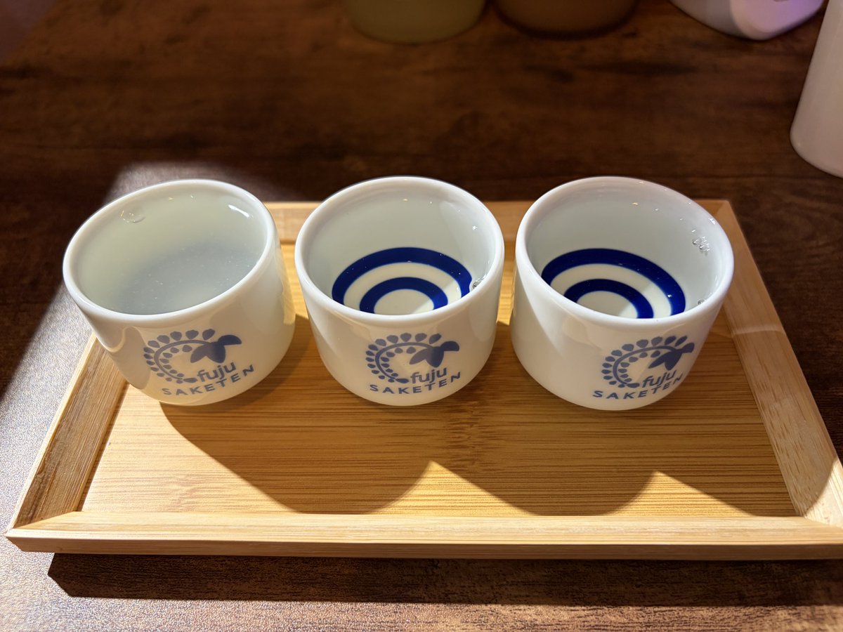 hen1111111111's tweet photo. 自宅近くに雰囲気良くて値段もお手頃な日本酒のお店を見つけた https://t.co/wQBIZyiwCj