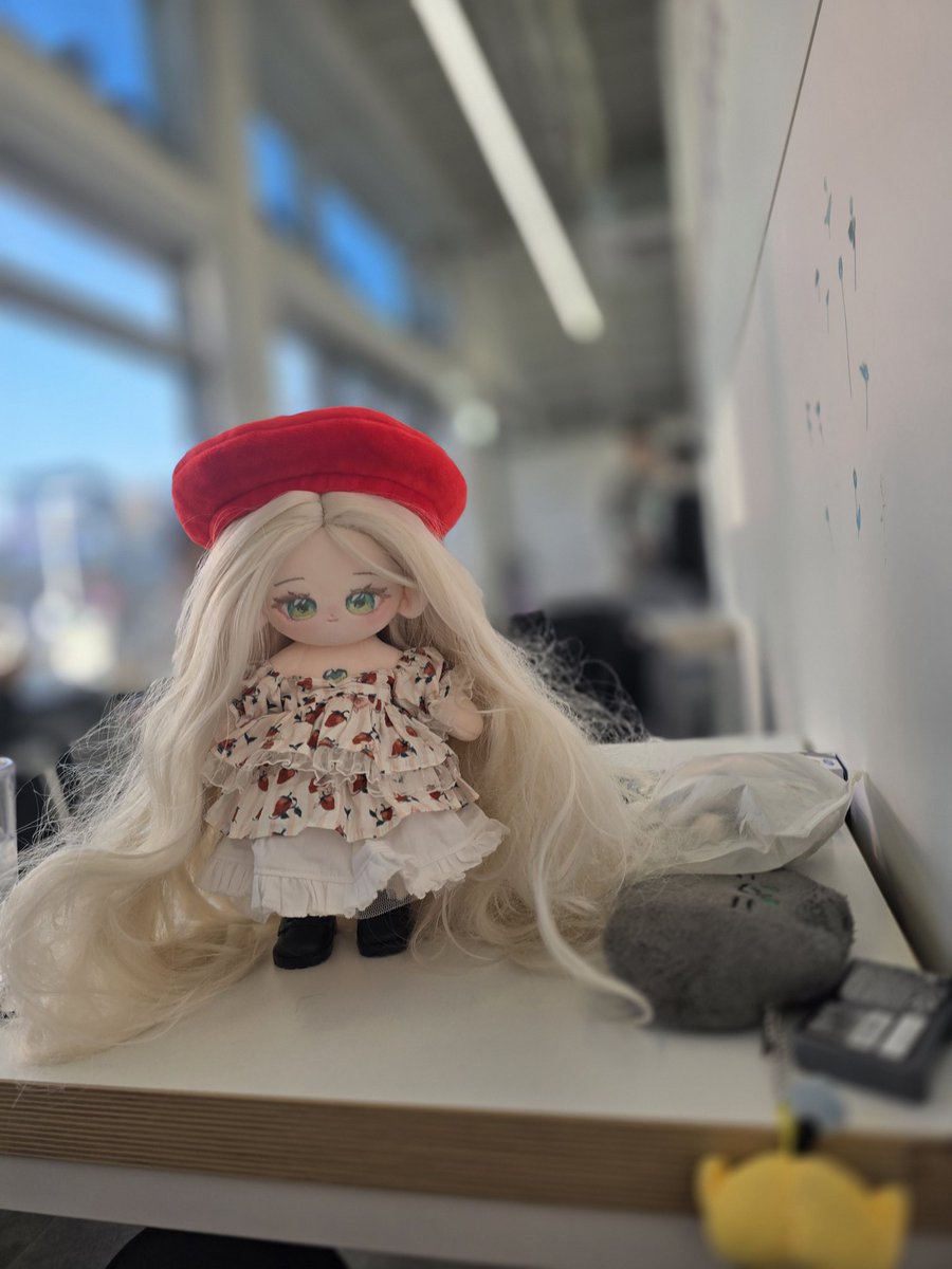 비애인형계 tweet media