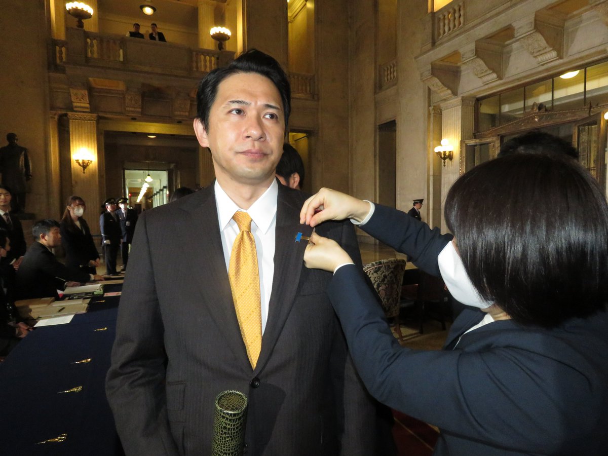 Katoryusho's tweet photo. 特別国会が召集されました。会期は7月17日までの150日間。国会議員バッジの重みを胸に、気持ち新たに国会審議に臨みます。
まずは令和8年度当初予算を早期に成立させ、家計と地域経済を支える経済対策・物価高対策を実行しなければなりません。
日本列島を強く、豊かにするため全力で取り組みます。 https://t.co/ICIeHirwsN