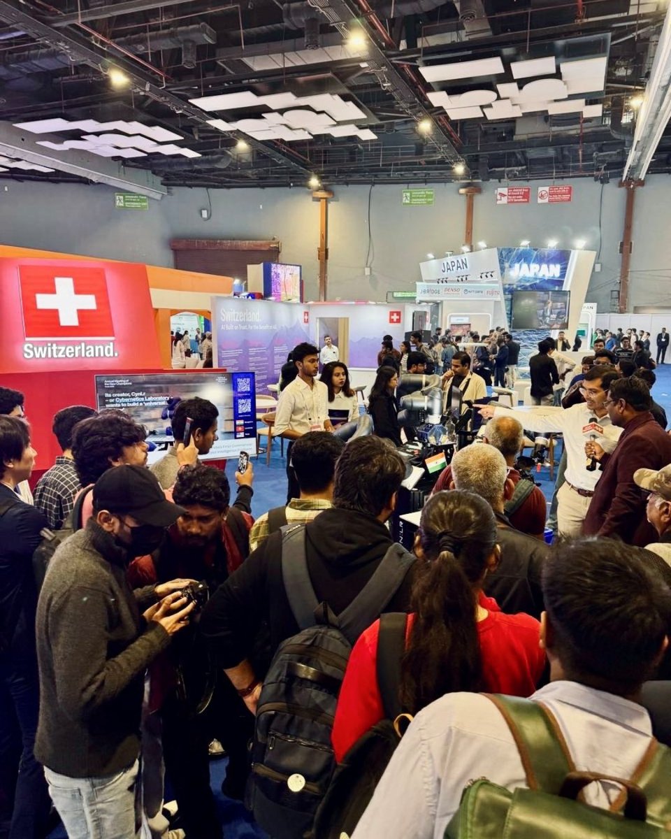SwissEmbassyIND's tweet photo. 🇮🇳 AI Impact Summit | Meet us at the🇨🇭Pavilion!
Yesterday marked the first day of the🇨🇭Pavilion at the #AIImpactSummit - showcasing Switzerland’s approach to AI: innovation, precision, and trust.
The star of the show: CyRo, an Indo-Swiss robot developed by @CynLr00.
#SwissAI https://t.co/KU0nF1Jmgh