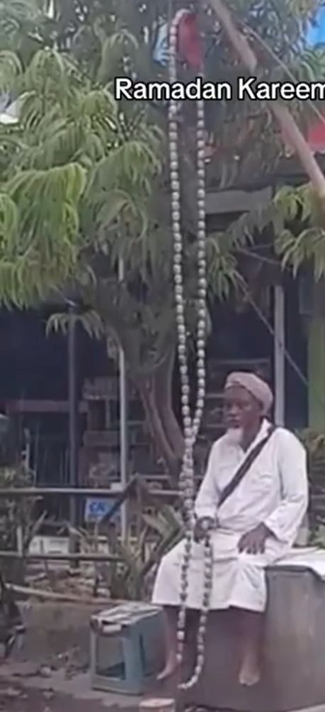 Me liking halal stuff to change my algorithm for ramadhan