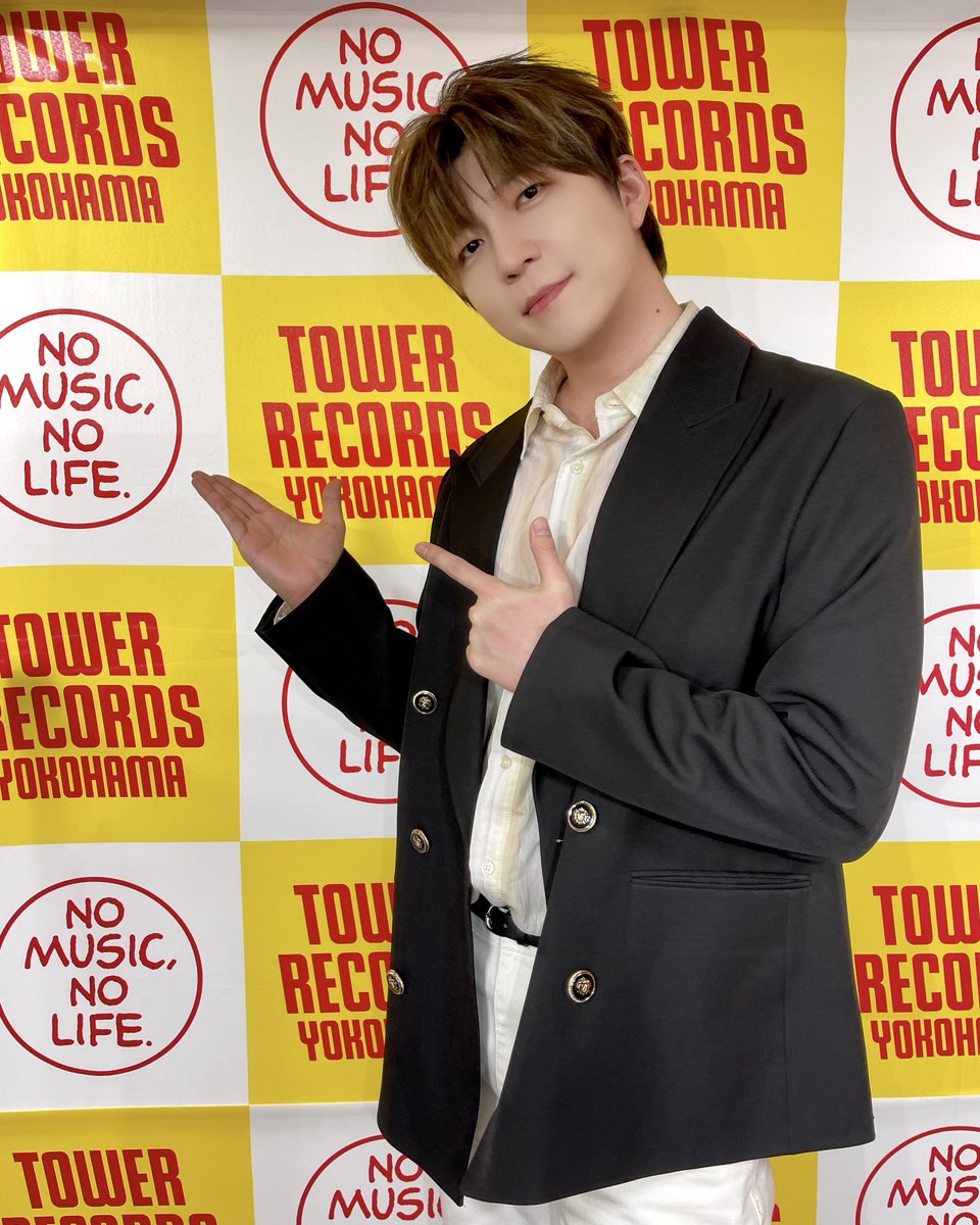 TOWER_Yokohama's tweet photo. 【SHIN SOOHYUN】

本日は、
MINI ALBUM 『Gray.』
発売記念ミニライブ＆特典会
ありがとうございました🥳✨

甘い歌声と笑顔が素敵でした…😍
イベント後にお写真いただきましたので皆様にもご共有🫶

また次回もイベントできる日を楽しみにしております！！ https://t.co/OfsRxRViP3