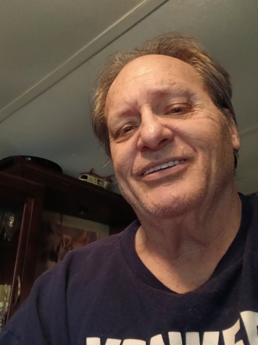 RickyW1102's tweet photo. @gabriellebr0oks With all the Women I have Slept with during my Career as a Bartender I have never Slept with a Redhead before and you are Without a Doubt Absolutely Gorgeous and Perfection and I would Love to Sleep with You right now please!!! https://t.co/lqbRhMWprm