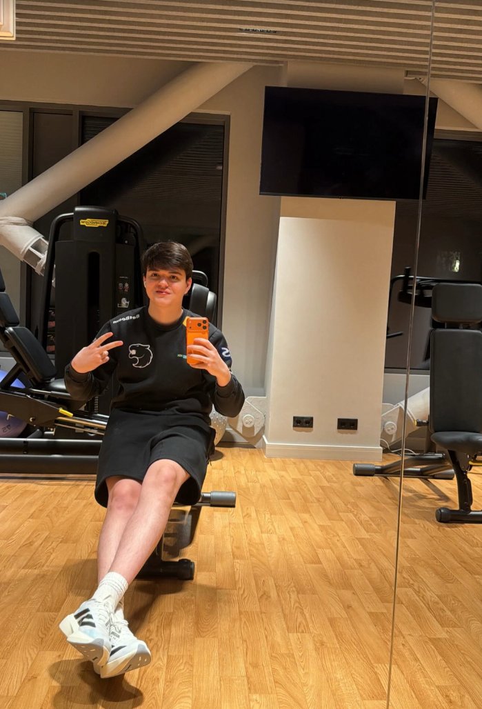 Феђа⁷⁷ tweet media