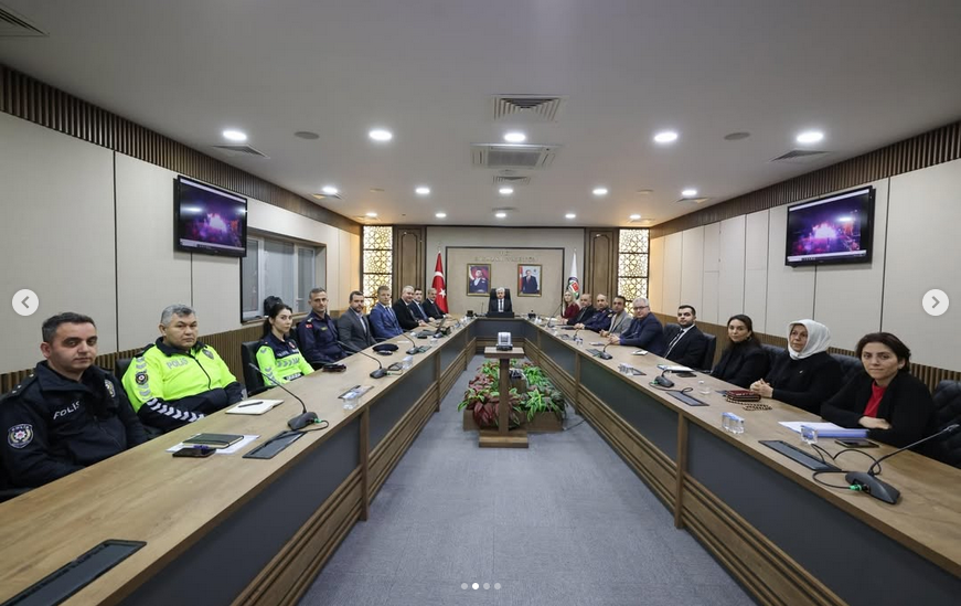 iktm54's tweet photo. Valimiz Sayın Rahmi Doğan başkanlığında; ilgili kurum yetkililerinin katılımıyla, 4-12 Temmuz tarihleri arasında ilimizde gerçekleştirilecek 2026 Türkiye Kültür Yolu Festivali’ne ilişkin hazırlık toplantısı düzenlendi. https://t.co/oLJeNOMkSg