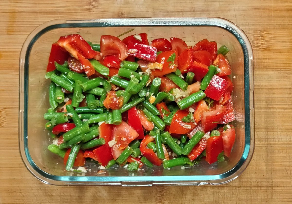 Heute gibt's leckeren Bohnen Salat mit Mandeln 😉.

Euch allen einen schönen Tag