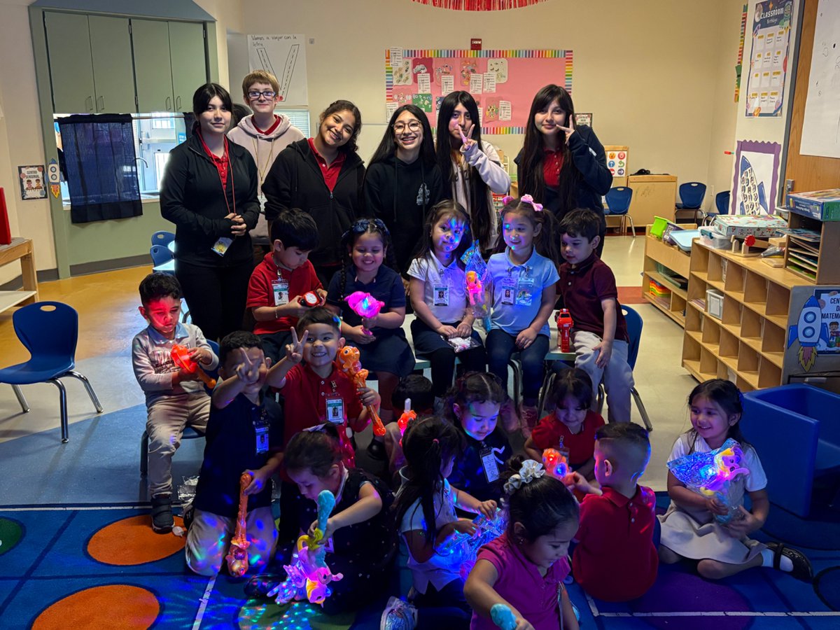 Sam Houston Middle School tweet media