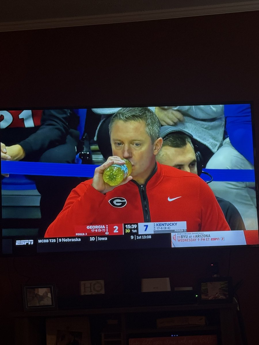 jdb1992's tweet photo. Mike white piss bottle guy? https://t.co/SemMwT8ctL