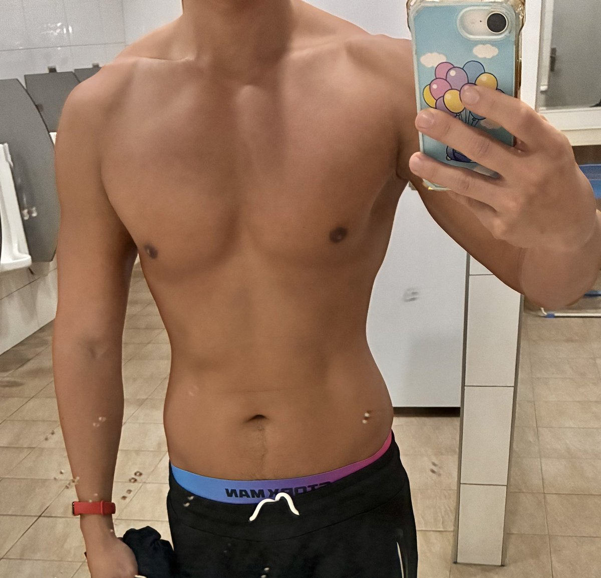 體態紀錄一下，旁邊有人不好拍