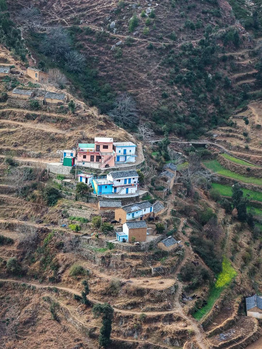 पहाड़ों की खूबसूरती 
जय देवभूमि जय उत्तराखंड