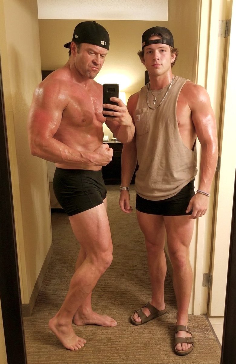 TheMrGallant's tweet photo. Like father like son https://t.co/ydRPMyOpDR