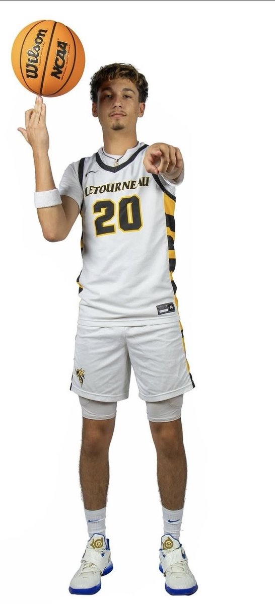 SpartanBoysBB's tweet photo. Alumni @onlymaxfrels will be in town when @LETUMBB faces St. Thomas University on Friday Feb 20th. Maxwell has been having a great first year on the collegiate level. #SpartanProud https://t.co/w9W9CljARw