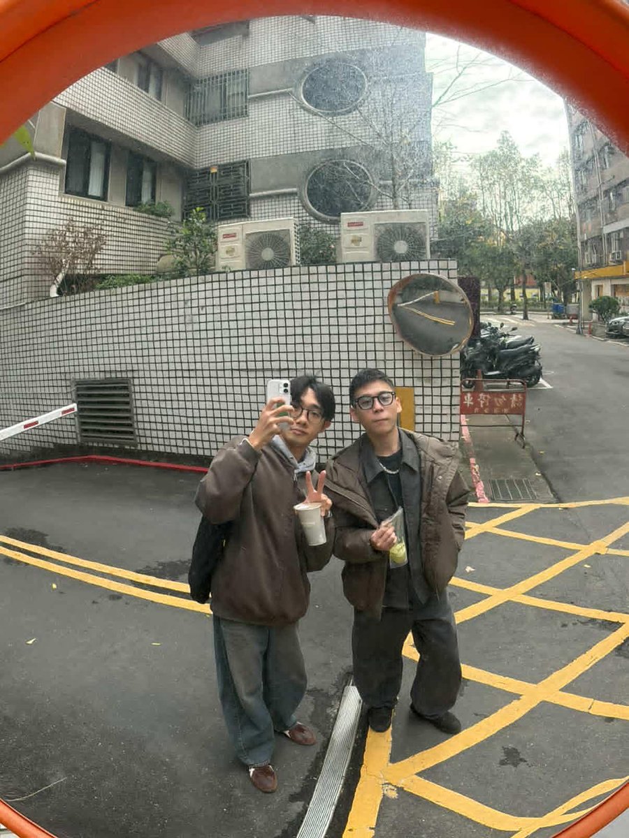 sooooooooooont's tweet photo. 大家都在短網址之亂
我來個慶祝三周年+新年快樂🧧
過年只有舊照但我覺得這張好好看
啊有想喜互惠歡迎私訊（？ https://t.co/mY5N0hGODR
