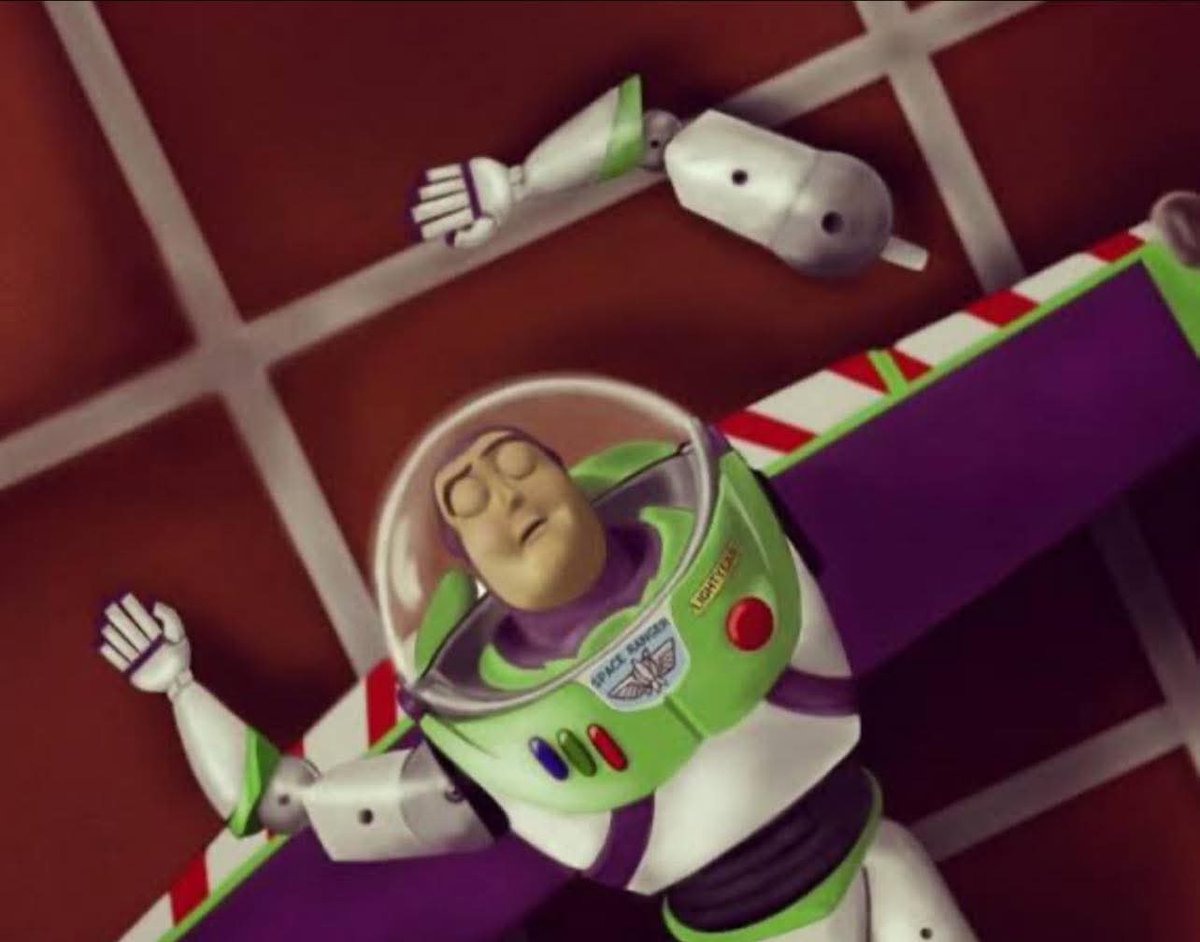 Pues ya me vacune, después de que mi mamá me dijo que no sabía qué vacunas tenía, pues me puse sarampión, influenza, covid, tétanos, es más, la de moquillo y hasta de la rabia por si me muerde un therian 👊🏻