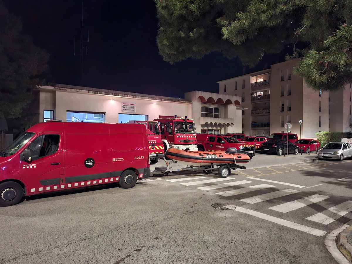 Realitzem servei preventiu a la rua de l'extermini conjuntament amb <a href="/GEMBomberscat/">GEM Bombers</a> <a href="/policiaSitges/">POLICIA DE SITGES</a> <a href="/mossos/">Mossos</a> <a href="/semgencat/">SEM. Generalitat</a> <a href="/CreuRojaCAT/">Creu Roja Catalunya</a> <a href="/emergenciescat/">Protecció civil</a> . <a href="/AjSitges/">Ajuntament de Sitges</a>