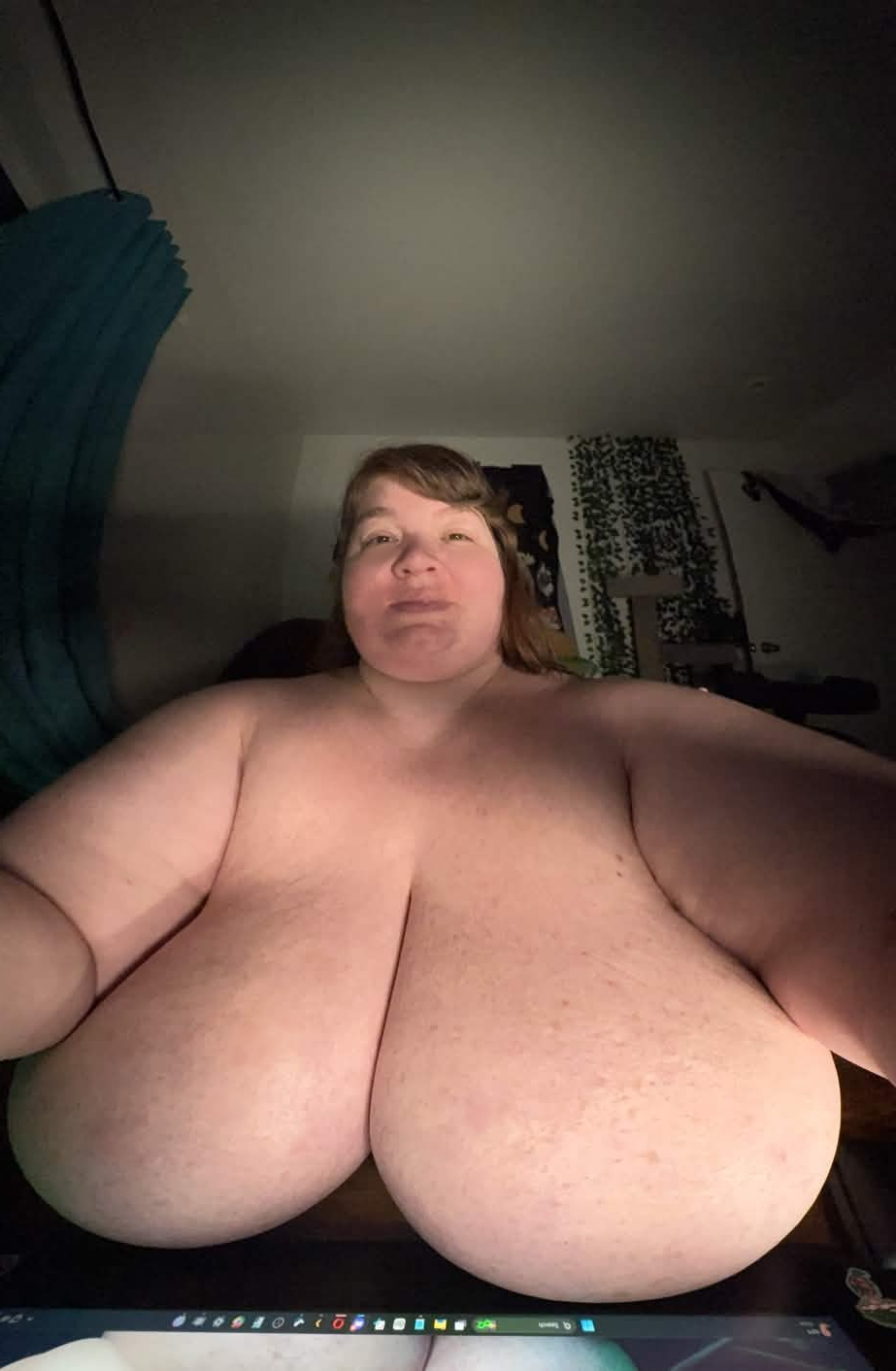 I got high and it took like 80 tries to take a panoramic photo of myself and my boobs 😂🍈🍈 https://t.co/u9oVybJGYS
