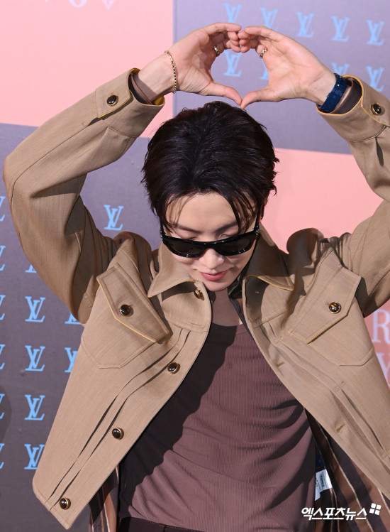 [j-hope Article]
j-hope Berdonasi 200jt won ke Rumah Sakit Anak di ASAN Medical Center Seoul

j-hope menyumbangkan 200 juta won ke Seoul Asan Medical Center untuk mendukung pengembangan rumah sakit anak. Donasi ini, yang merupakan kelanjutan dari donasi sebelumnya tahun lalu,