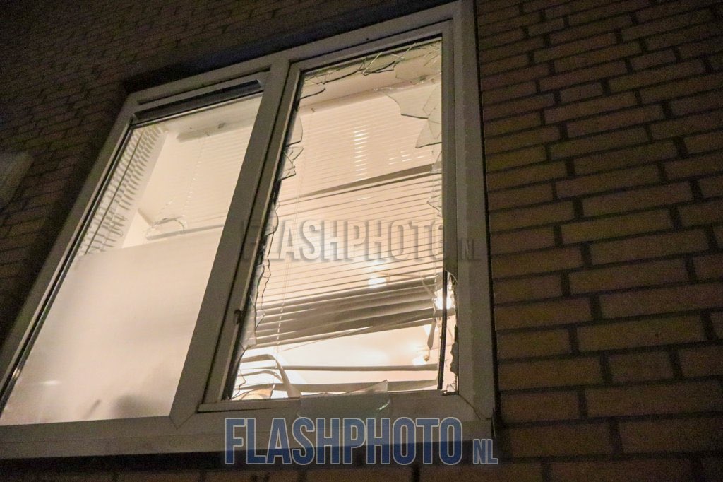 Ruit gesneuveld na explosie in Rotterdam