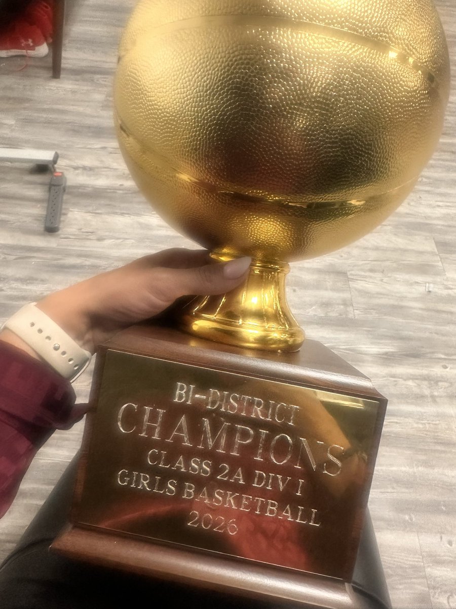 rbellehunter's tweet photo. Year 2, another Gold ball. 
Bi- District Champs! 
Onto Area on Thursday! 
These girls left it ALL on the court! 
Let’s gooooo!! https://t.co/NUIhJN6VmF