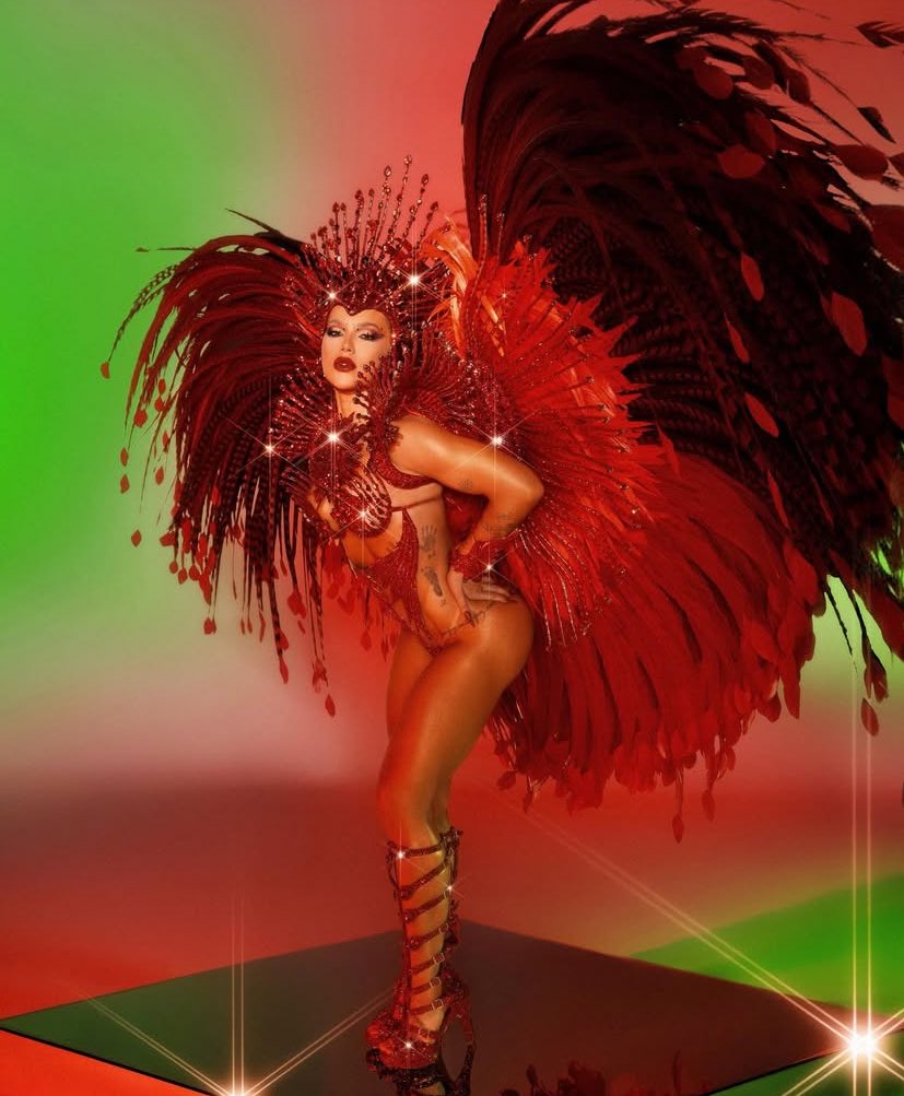 barrracao's tweet photo. Confira a fantasia da Virginia para estrear como rainha de bateria da Grande Rio. Gostaram? #Globeleza https://t.co/Ov7QPxC10F