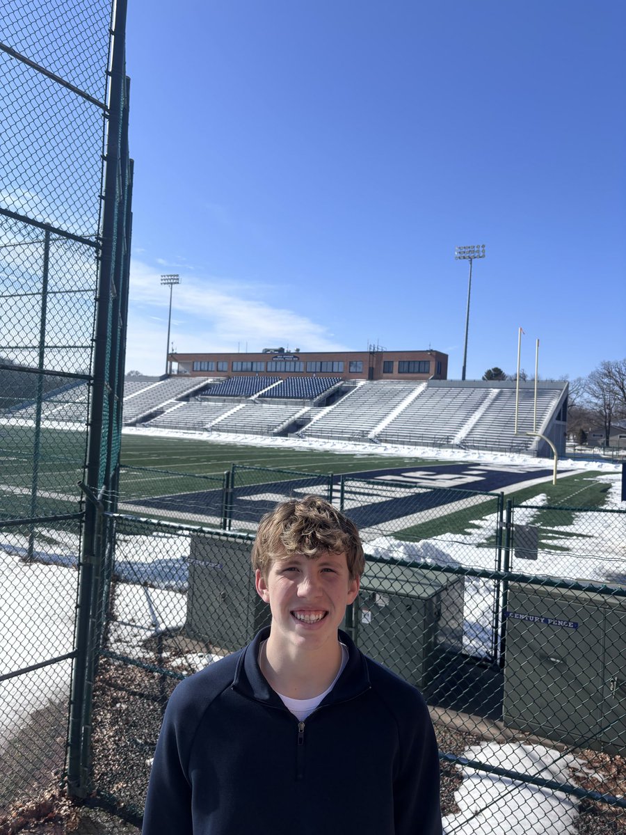 Kolden_515's tweet photo. I had a great time with coach @Kobe_Berghammer at UW-Stout. I had a great tour of campus and a great time learning about the program.

@MarquetteFootbl @BlueDevil_HC @UWStoutFootball @JPRockMO https://t.co/9MgzhLUroc